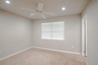 607 E 15th St in Bonham, TX - Building Photo - Building Photo