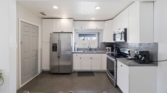 1234 NW 7th Ave in Fort Lauderdale, FL - Building Photo