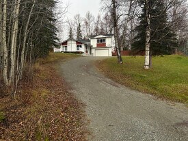 3210 N Bald Eagle Dr in Wasilla, AK - Building Photo