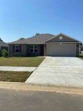 1735 Raden St in Conway, AR - Building Photo - Building Photo