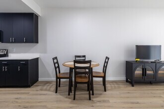 Warren Valley Apartments in Dearborn Heights, MI - Foto de edificio - Interior Photo