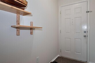 8435 Westknoll Ln in Houston, TX - Building Photo - Building Photo