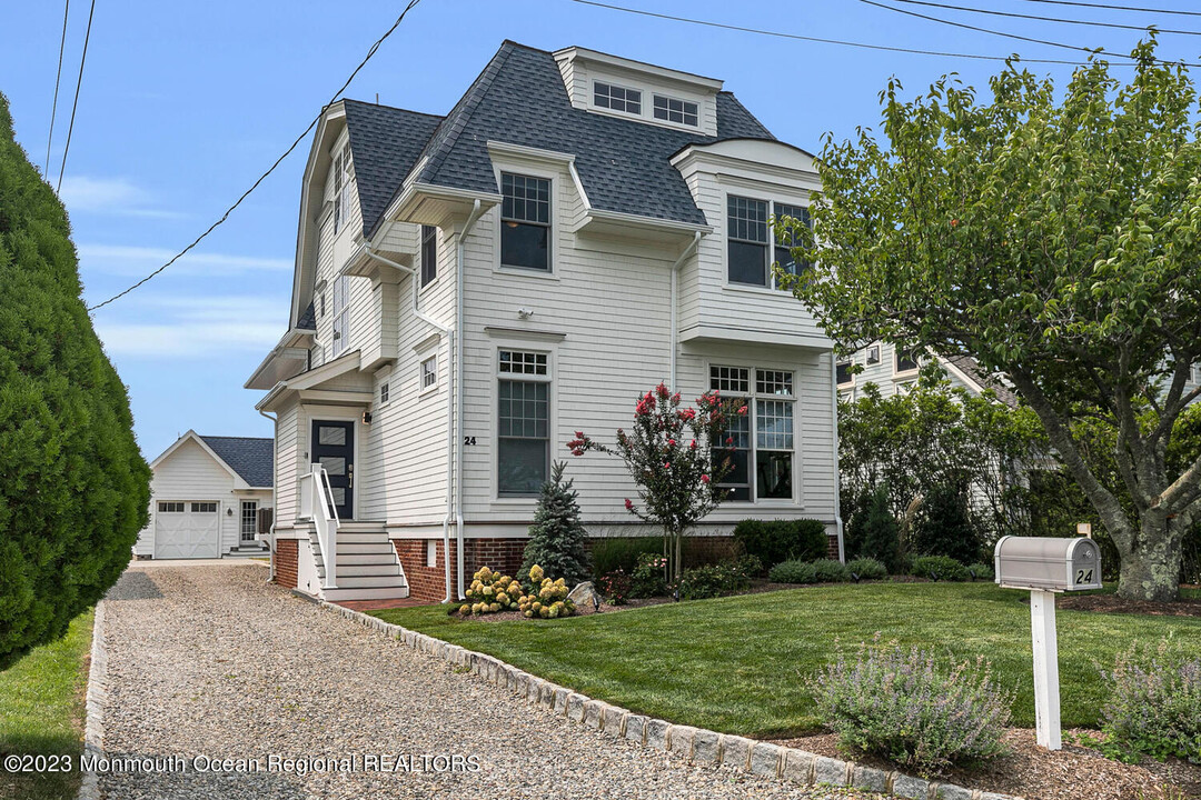 24 Park Rd in Monmouth Beach, NJ - Foto de edificio