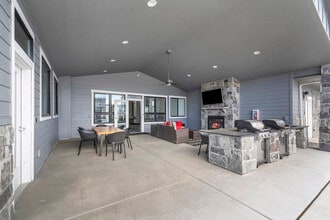 Prairie Pointe Apartments & Townhomes in Coeur d'Alene, ID - Building Photo - Building Photo