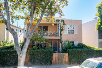 7964 Norton Ave in West Hollywood, CA - Building Photo - Building Photo