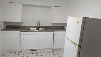 401 N Porter St in Saginaw, MI - Building Photo - Building Photo