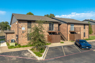 Gazebo Apartments (Denton, Tx) in Denton, TX - Building Photo - Building Photo