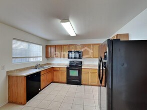1755 Stargazer Pass in San Antonio, TX - Foto de edificio - Building Photo