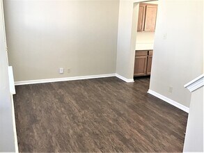 1131 Clark Dr in Greenwood, IN - Foto de edificio - Building Photo