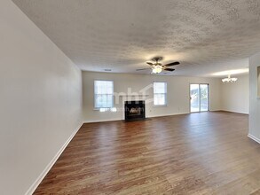 328 Meadows Ln in Canton, GA - Building Photo - Building Photo