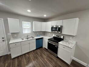 301 Doyle St in Warner Robins, GA - Building Photo - Building Photo