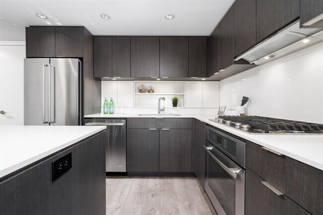 111 E 1st Ave in Vancouver, BC - Building Photo - Building Photo