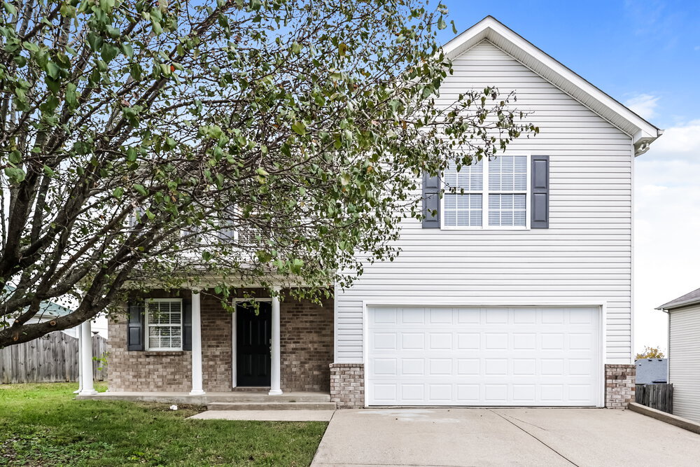 1404 E Nir Shreibman in La Vergne, TN - Foto de edificio