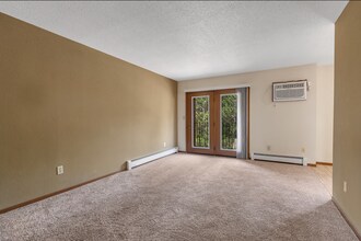 975 Summit Ave N in Sauk Rapids, MN - Building Photo - Building Photo