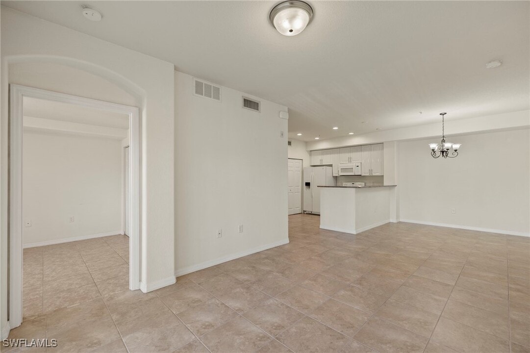 13150 Bella Casa Cir in Ft. Myers, FL - Building Photo