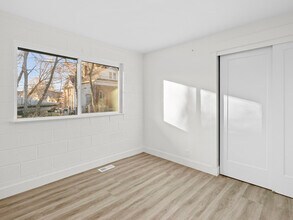 2263 S Lake St, Unit 3 in Salt Lake City, UT - Foto de edificio - Building Photo