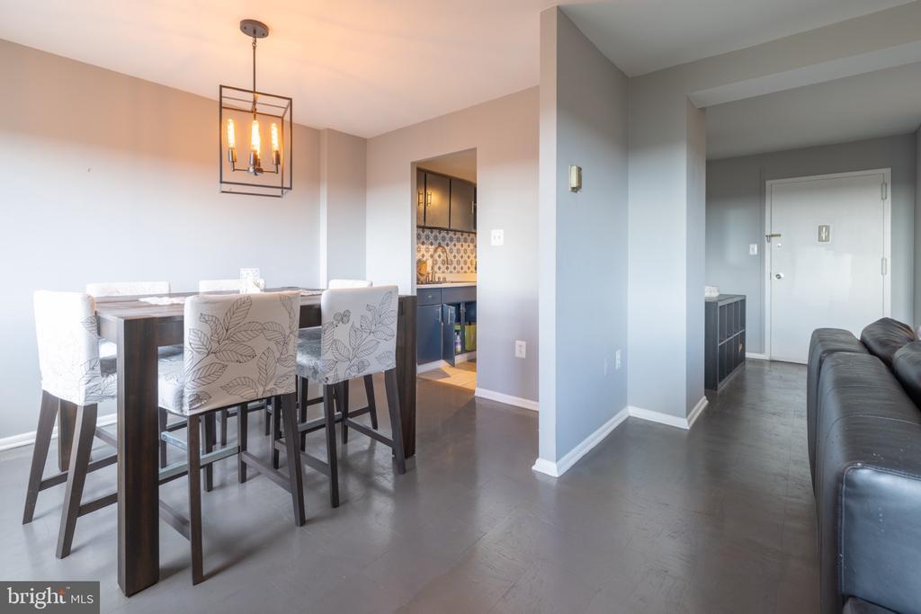 1111 University Blvd W in Silver Spring, MD - Building Photo