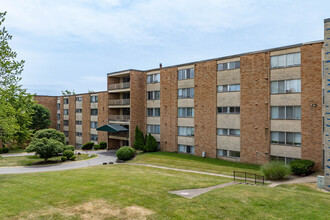 Cedar Tower in Cincinnati, OH - Building Photo - Building Photo