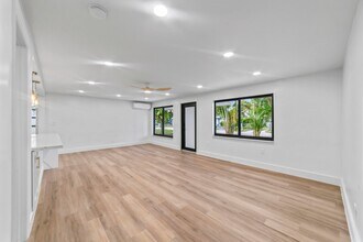 4114 SW 49th Ct in Fort Lauderdale, FL - Foto de edificio - Building Photo