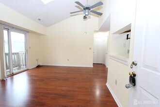 5012 Ravens Crest Dr in Plainsboro, NJ - Building Photo - Building Photo