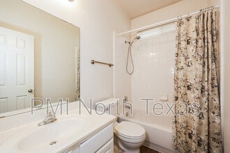 6004 Lakecrest Dr in Sachse, TX - Building Photo - Building Photo