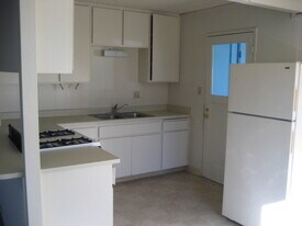 615-617-617 Adeline Pl in Davis, CA - Building Photo