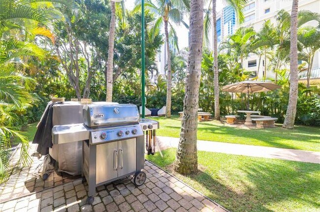 421 Olohana St, Unit 2804 in Honolulu, HI - Building Photo - Building Photo