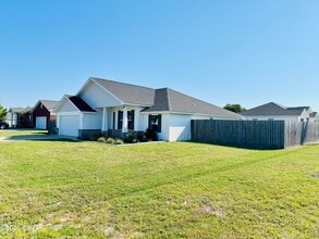 425 Shadecrest Dr in Panama City, FL - Building Photo - Building Photo