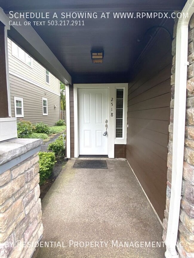 2518 NW 1st Dr in Gresham, OR - Building Photo - Building Photo