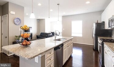 6812 Flour Mill Ct in Columbia, MD - Building Photo - Building Photo
