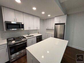 WEST 68 STREET, Unit 8E in New York, NY - Building Photo - Building Photo