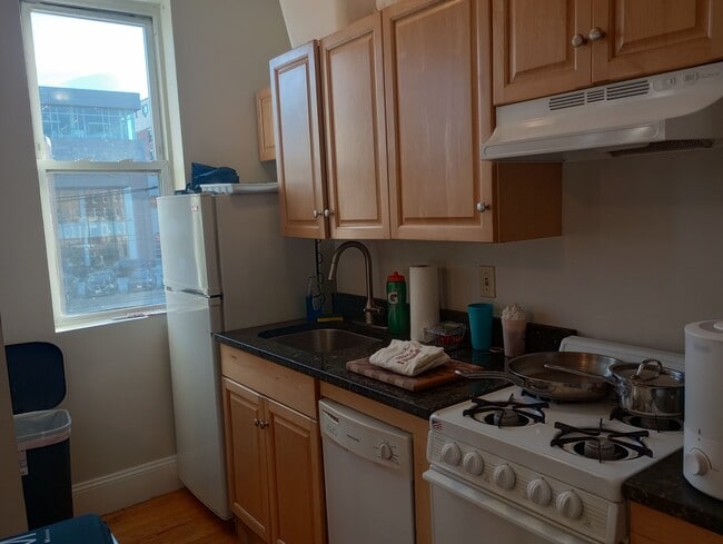 1179 Commonwealth Ave, Unit #6 in Boston, MA - Building Photo - Building Photo