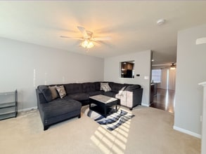 305 Turquoise Ln in Morgantown, WV - Building Photo - Building Photo