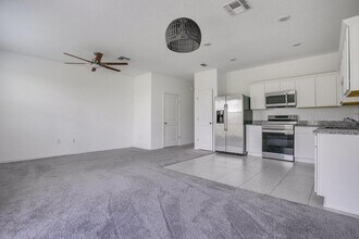 433 Madison Dr in Davenport, FL - Building Photo - Building Photo