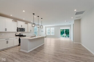 17084 Cole Evans Dr in Noblesville, IN - Building Photo - Building Photo