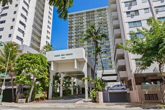 2440 Kuhio Ave, Unit 610 in Honolulu, HI - Foto de edificio - Building Photo