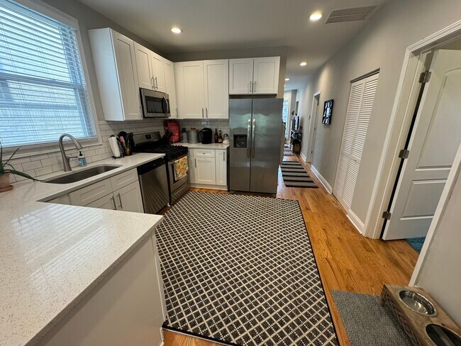 3130 N Kimball Ave, Unit 1 in Chicago, IL - Building Photo - Building Photo