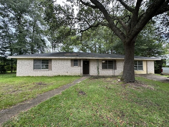 property at 124 Seaman Dr