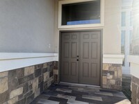 5527 Lago Del Valle Dr in Laredo, TX - Foto de edificio - Building Photo