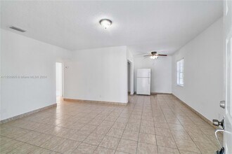 5130 NW 2nd Terrace-Unit -5130 in Miami, FL - Building Photo - Building Photo
