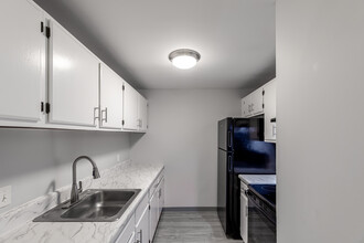 Meadowview Apartments in Amherst, MA - Building Photo - Interior Photo