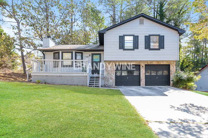 3798 Burnt Leaf Ln SW in Snellville, GA - Building Photo