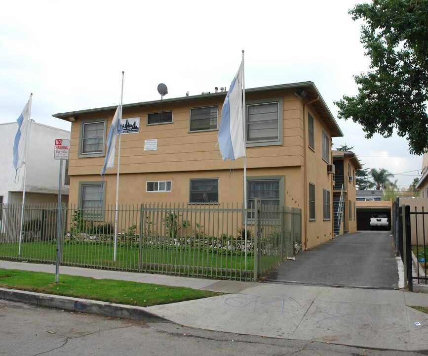 11320 Tiara St in North Hollywood, CA - Building Photo