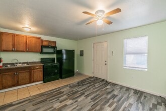 3524 Avenue M in Fort Worth, TX - Foto de edificio - Building Photo