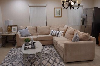 1163 NW 100th Terrace-Unit -F in Miami, FL - Building Photo - Building Photo