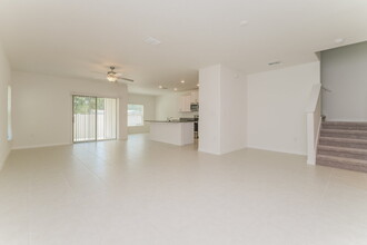 7337 Spring Snowflake Ave in Tampa, FL - Building Photo - Building Photo