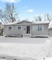 8623 C St in Omaha, NE - Building Photo