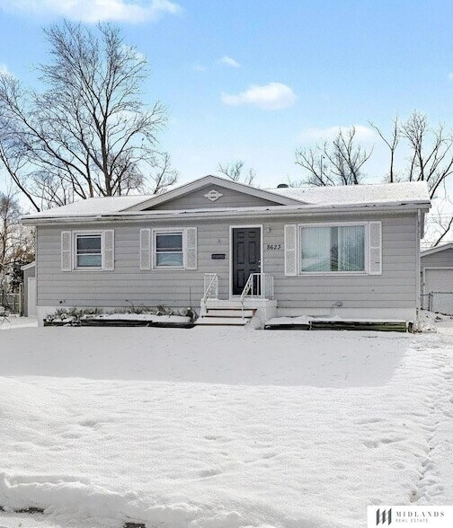 8623 C St in Omaha, NE - Foto de edificio