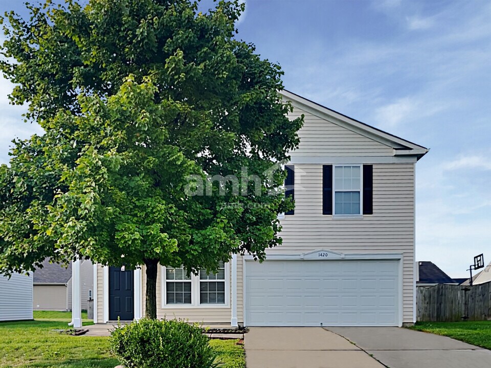 1420 Dowell St in Greenwood, IN - Building Photo