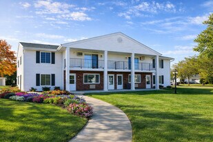 Fountain Circle in Fond du Lac, WI - Building Photo